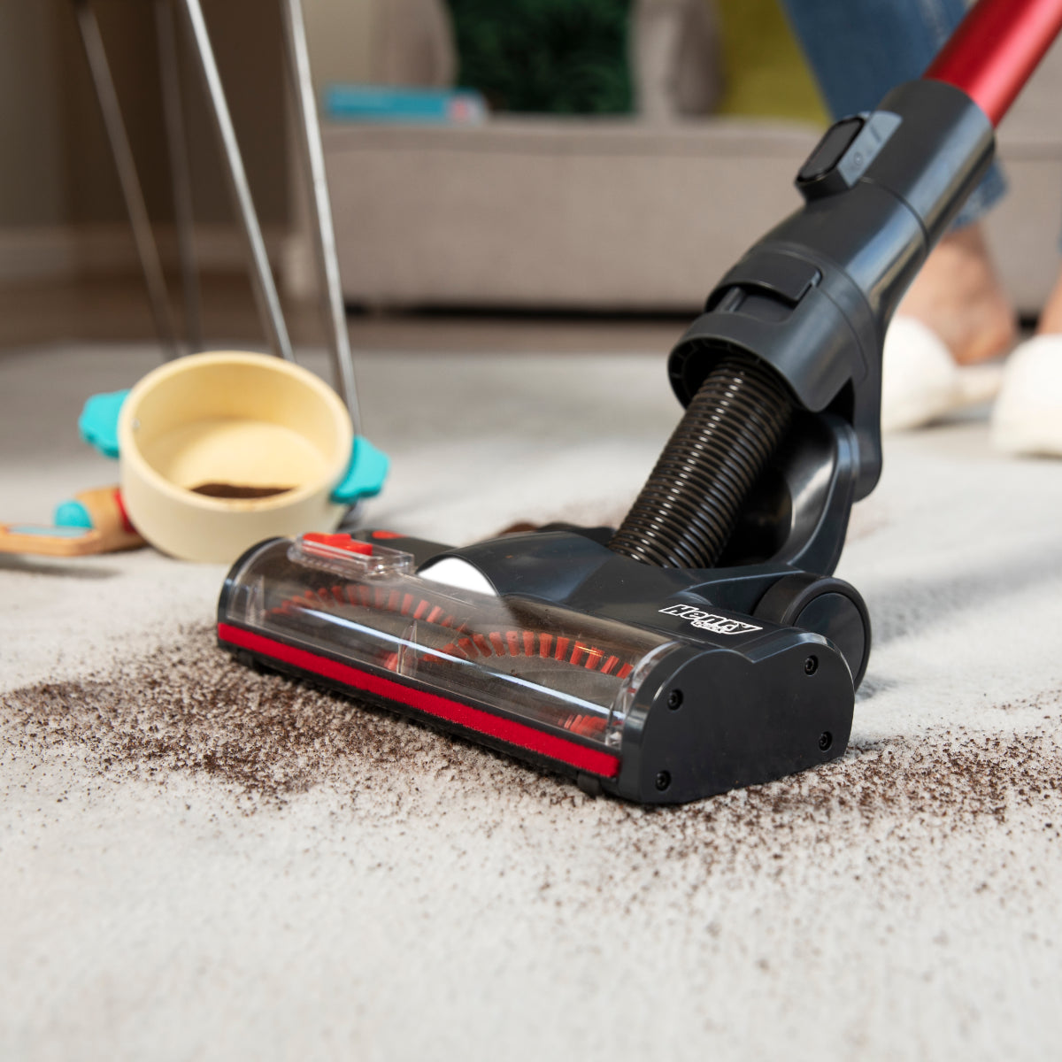 Henry Quick Cordless Vacuum Cleaner - Red